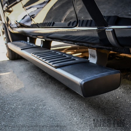 Westin Automotive 19-C SILVERADO/SIERRA 1500 DBL CAB BLACK R7 NERF BARS 28-71265